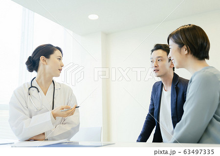 医師 診察 医師 診察 63497335