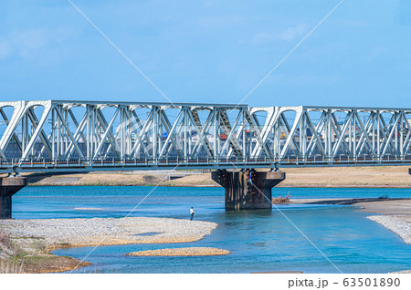 石川県白山市/手取川河口/川に架かる鉄橋 石川県白山市/手取川河口/川に架かる鉄橋 63501890