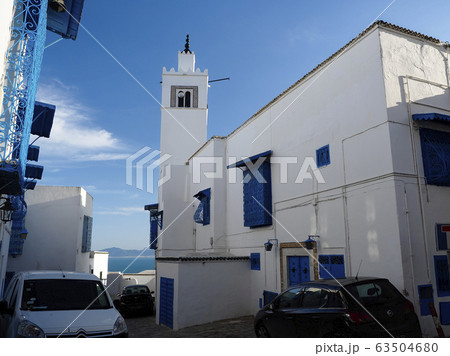 チュニジア・シディブサイドの建物と青空 / buildings of Sidi Bou Said 63504680