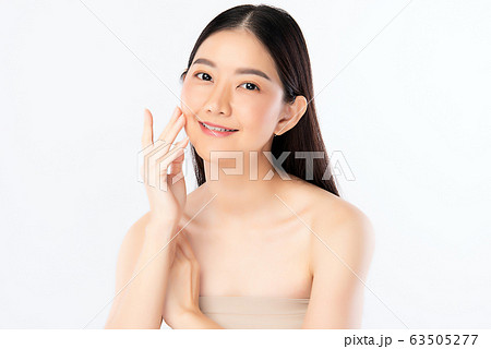 Beautiful Young Asian Woman with Clean Fresh Skin. 63505277