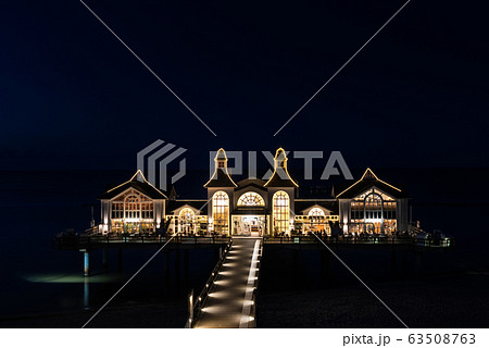 The famous Sellin Seebruecke after sundown The famous Sellin Seebruecke after sundown 63508763