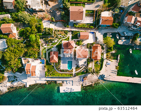 A villa with a pool on the Adriatic coast A villa with a pool on the Adriatic coast 63512464