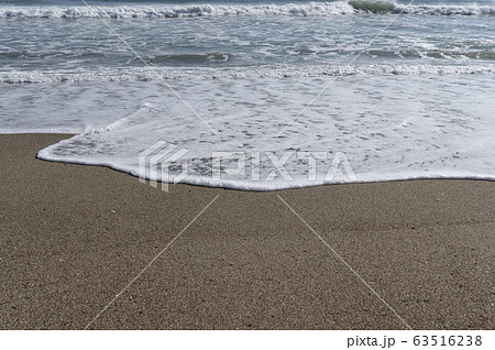 茨城県日川浜海岸波打ち際 63516238