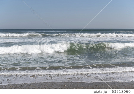 茨城県柳川海岸の波打ち際の風景 63518060