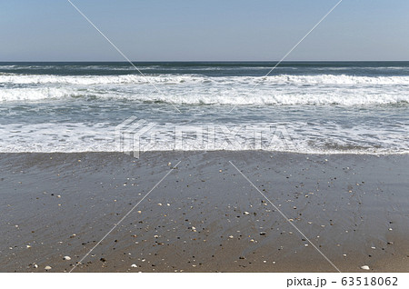 茨城県柳川海岸の波打ち際の風景 茨城県柳川海岸の波打ち際の風景 63518062