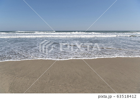 茨城県柳川海岸の浜辺 波打ち際 茨城県柳川海岸の浜辺 波打ち際 63518412