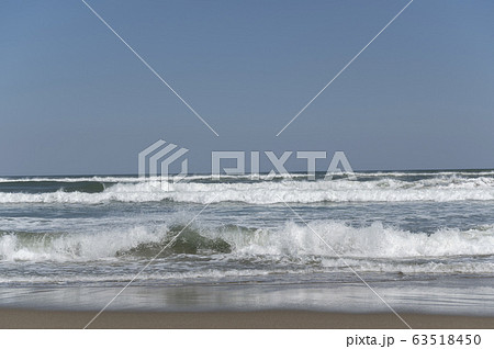 茨城県柳川海岸の浜辺 波打ち際 63518450