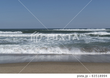 茨城県柳川海岸の浜辺 波打ち際の風景 63518994