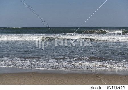 茨城県柳川海岸の浜辺 波打ち際の風景 茨城県柳川海岸の浜辺 波打ち際の風景 63518996