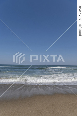 茨城県柳川海岸浜辺の波打ち際の風景 茨城県柳川海岸浜辺の波打ち際の風景 63520501