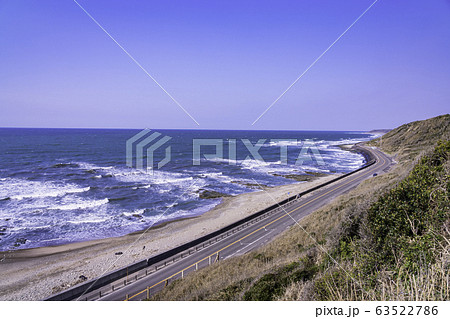 （静岡県）静岡県最南端、御前崎の海岸線 63522786