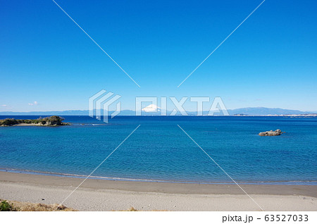秋谷海岸から富士山を望む(神奈川県横須賀市) 秋谷海岸から富士山を望む(神奈川県横須賀市) 63527033