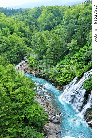 北海道　夏の美瑛　しらひげの滝 63527523