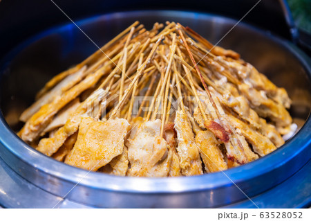 Pork, grilled chicken mixed with minions 63528052