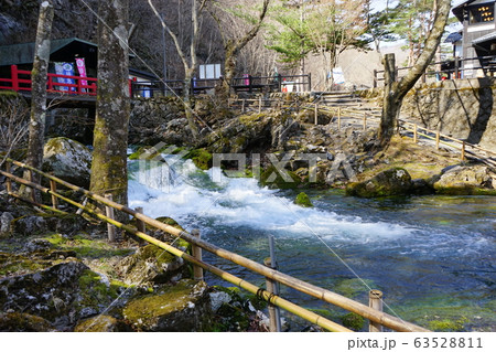 龍泉洞地底湖からの湧水 63528811