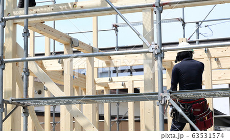 新築住宅 建て方をする職人 新築住宅 建て方をする職人 63531574