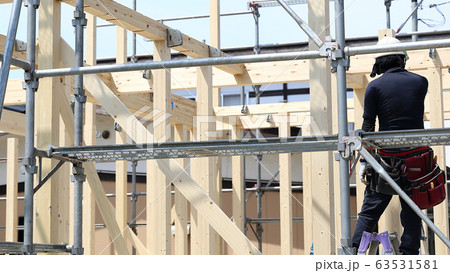 新築住宅 建て方をする職人 新築住宅 建て方をする職人 63531581