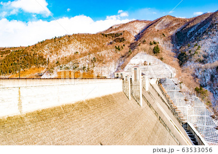 冬の四万湖ダムからの風景 63533056