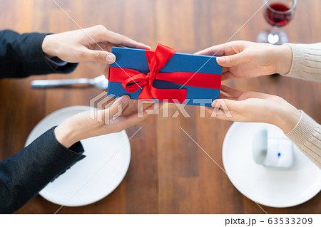 記念日 結婚 プロポーズ 贈り物 プレゼント クリスマス ディナー 食事 男女 2人 ワイン 記念日 結婚 プロポーズ 贈り物 プレゼント クリスマス ディナー 食事 男女 2人 ワイン 63533209
