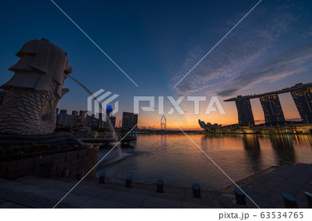 シンガポールの夜明けの写真素材