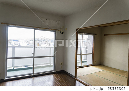 マンション室内リフォーム前画像 住宅 和室 洋室 2LDK ビフォー 空き部屋 壁 汚れ 古い 中古 マンション室内リフォーム前画像 住宅 和室 洋室 2LDK ビフォー 空き部屋 壁 汚れ 古い 中古 63535305