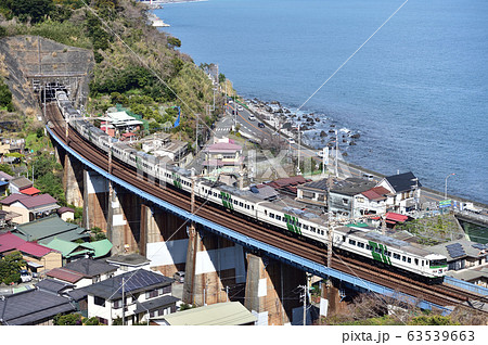東海道本線　早川－根府川　JR東日本　185系　A7編成（大宮）　『踊り子』 63539663