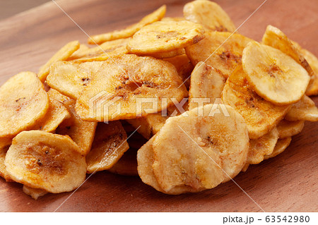 バナナチップス 63542980