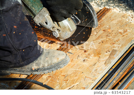 Cutting steel heavy industry by electric flex Cutting steel heavy industry by electric flex 63543217