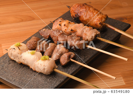 居酒屋　やきとり盛り合わせ 63549180