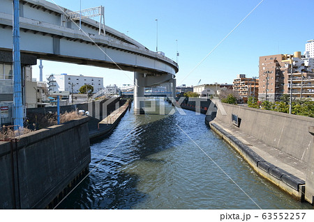 旧綾瀬川　隅田水門側から隅田川方向を見る 63552257