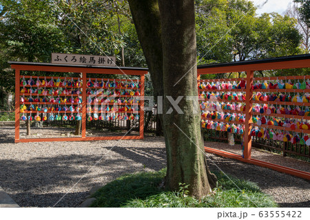 大宮　氷川神社　境内　ふくろ絵馬掛け 63555422