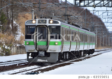 千歳線　西の里（信）　JR北海道　721系　F-2107編成（札幌） 63555651