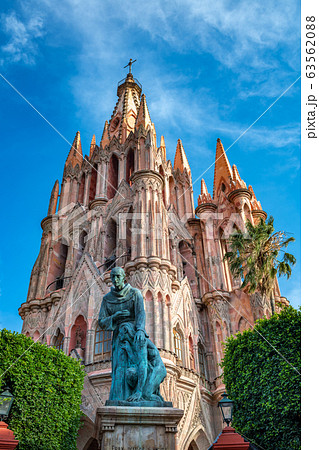 Parroquia de San Miguel Arcangel church in San Miguel de Allende, Mexico. 63562088