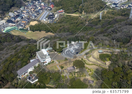 下関市の火の山ロープウェイ火の山駅付近を空撮 63575799