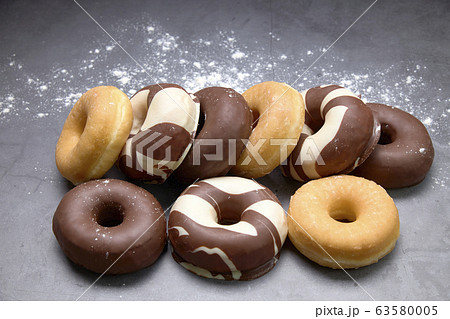 delicious group of sweet donuts. delicious group of sweet donuts. 63580005