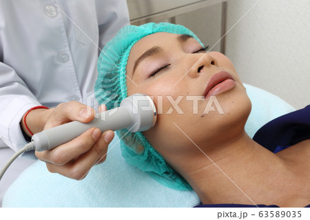 Treatment on Asian Woman as patient to make skin Treatment on Asian Woman as patient to make skin 63589035
