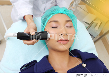 Treatment on Asian Woman as patient to make skin 63589039