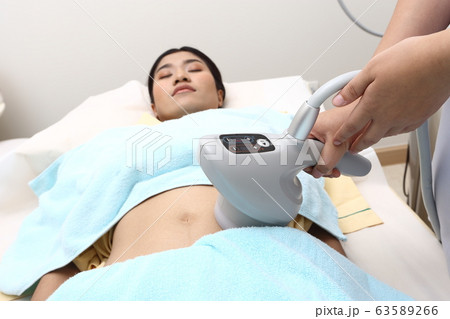 Treatment on Asian Woman as patient to make skin 63589266