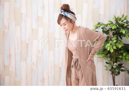 ルームウェアの女性 ルームウェアの女性 63591631