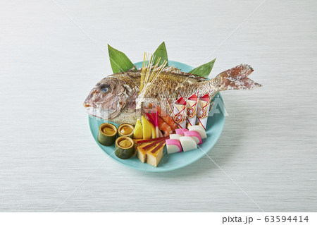 鯛の尾頭付き 63594414