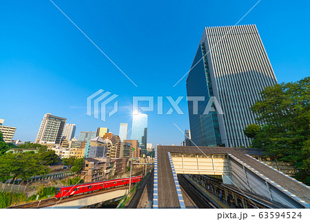日本の東京都市景観　東京メトロ丸ノ内線などを望む 63594524