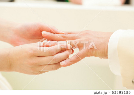 指輪交換 63595189