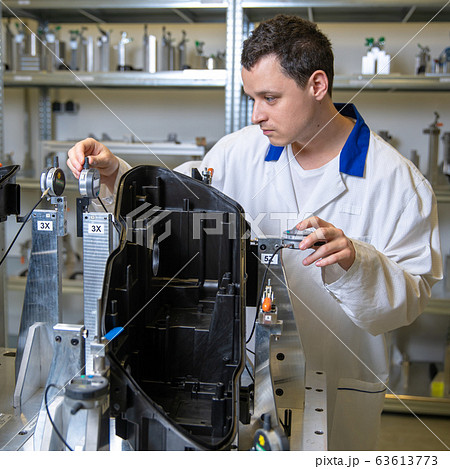 instrument for precise 3D measurement of plastic moldings for the automotive industry instrument for precise 3D measurement of plastic moldings for the automotive industry 63613773
