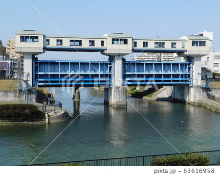 神崎川側から見た番田水門 神崎川側から見た番田水門 63616958