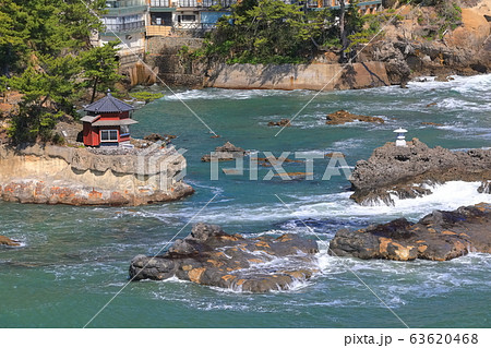 【茨城県】五浦海岸の六角堂 63620468