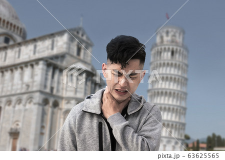 man sore throat in Italy 63625565