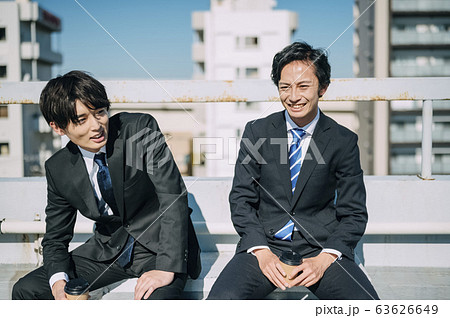 屋上にいるビジネスマン 63626649