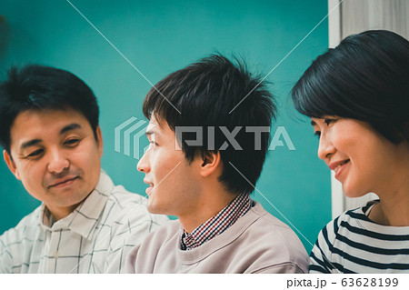 思春期の息子 63628199