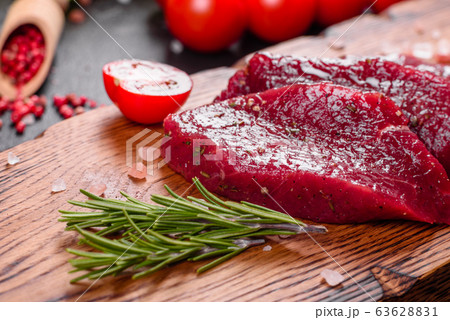 Fresh Raw Beef steak Mignon 63628831