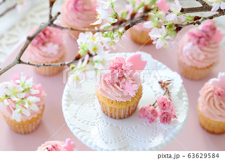 桜カップケーキ お花見スイーツ 桜カップケーキ お花見スイーツ 63629584
